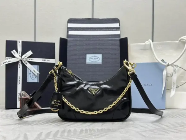 Prada  Re-Edition 2002
