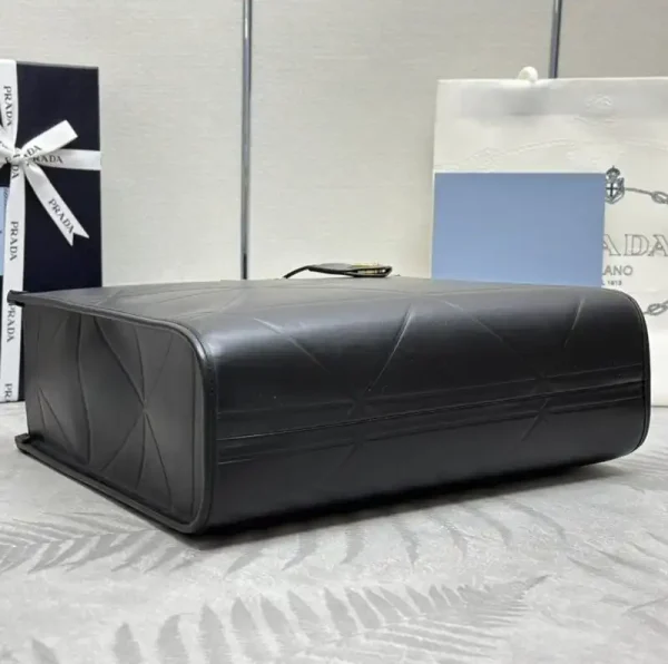 Prada  Symbole Black - Image 4
