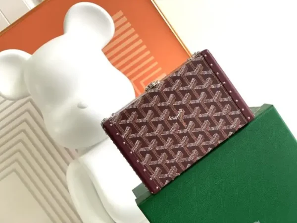 Goyard Minaudière Trunk Bag Bordeaux - Image 7