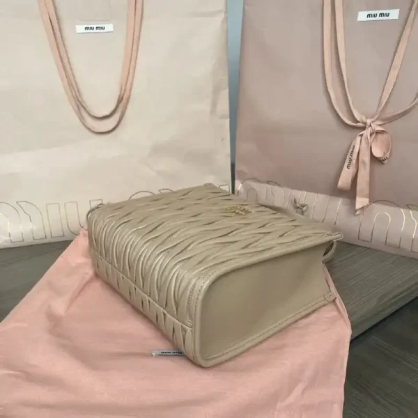 Miu Miu Matelassé  Tote Beige - Image 3