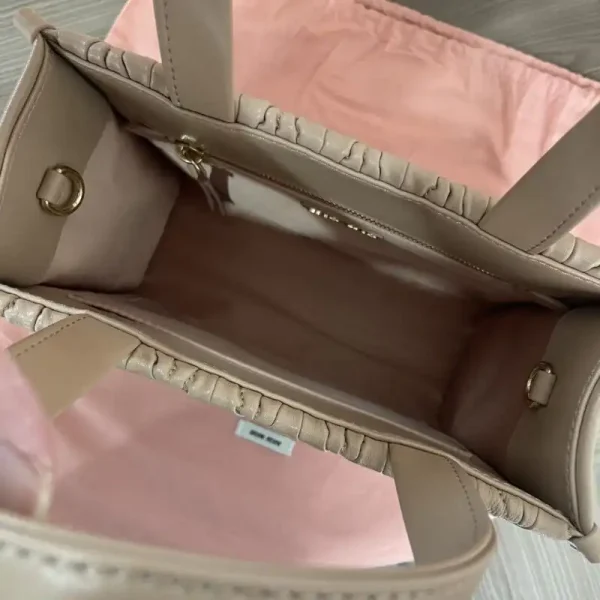 Miu Miu Matelassé  Tote Beige - Image 6