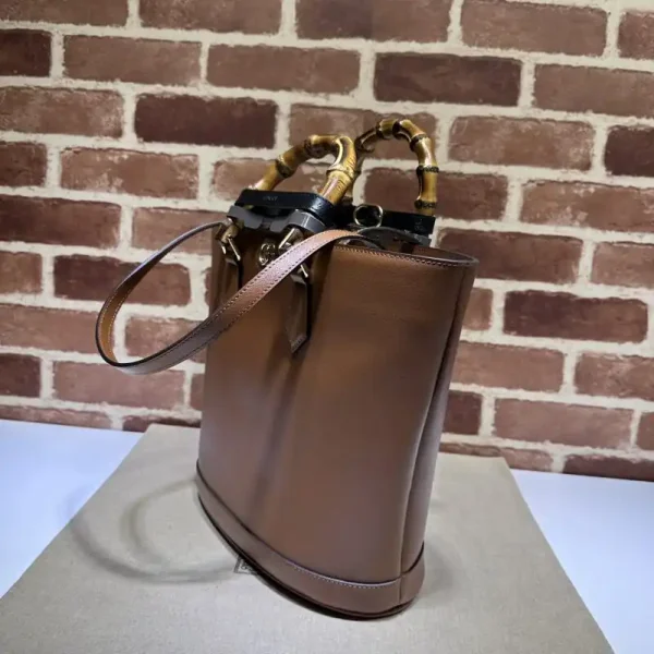Gucci  Diana Medium Tote Bag Brown - Image 3