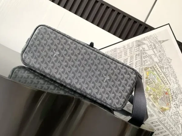 Goyard Capetien Bag Grey - Image 4