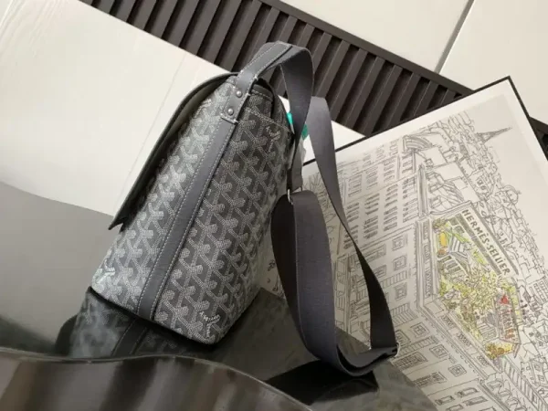 Goyard Capetien Bag Grey - Image 3