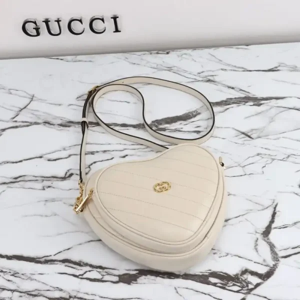 Gucci Interlocking G Mini Heart White - Image 4