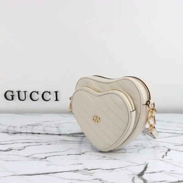 Gucci Interlocking G Mini Heart White - Image 7