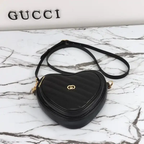 Gucci Interlocking G Mini Heart Black - Image 4