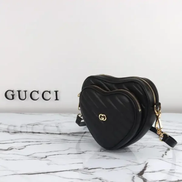 Gucci Interlocking G Mini Heart Black - Image 5