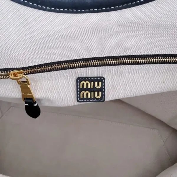 Miu Miu Ivy  Tote Black - Image 7