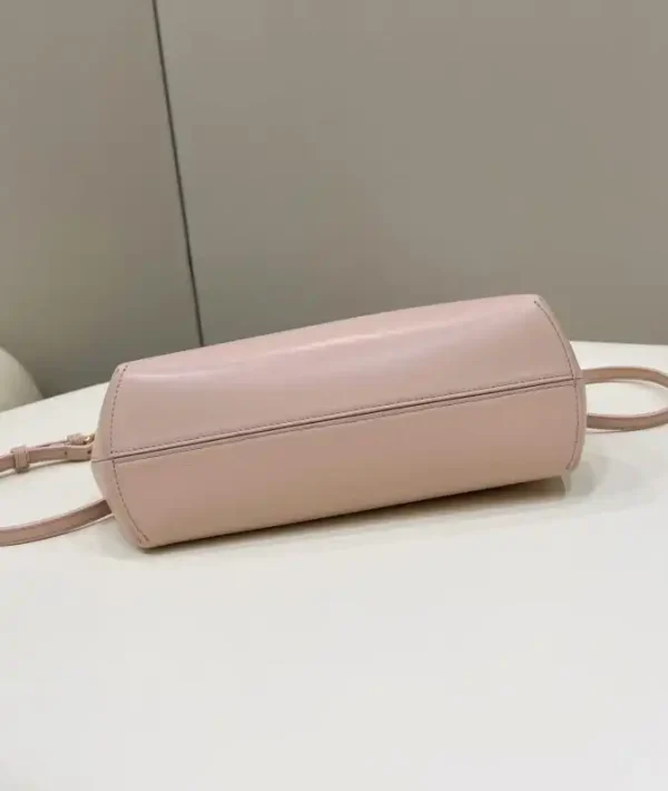 Fendi  First Pink - Image 3