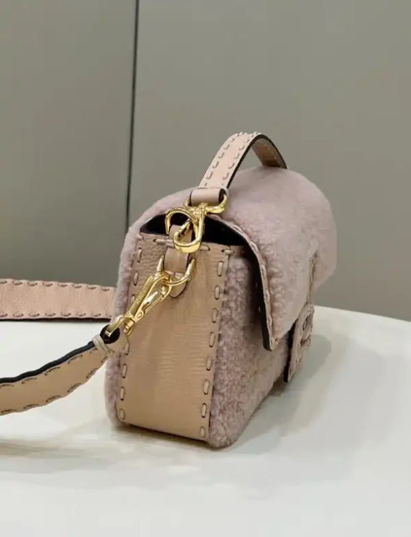 Fendi Baguette Pink Wool - Image 3