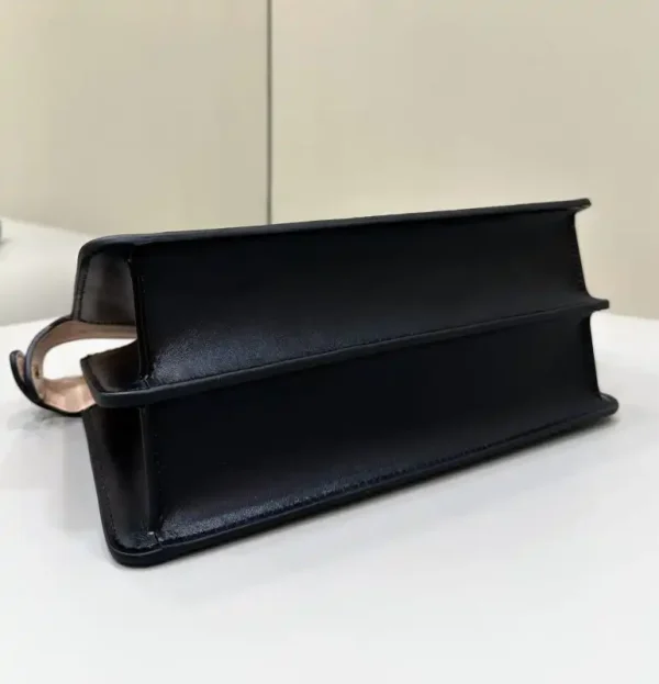 Fendi Peekaboo Large Black - Image 3