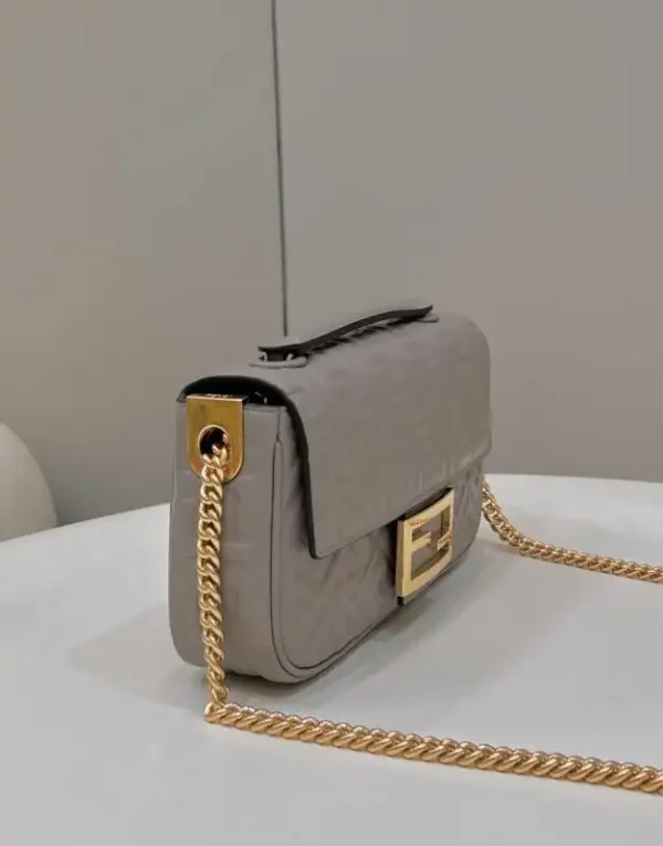 Fendi Baguette  Sliding Chain Beige - Image 3