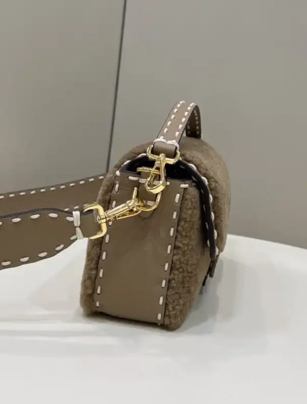 Fendi Baguette Brown Wool - Image 3