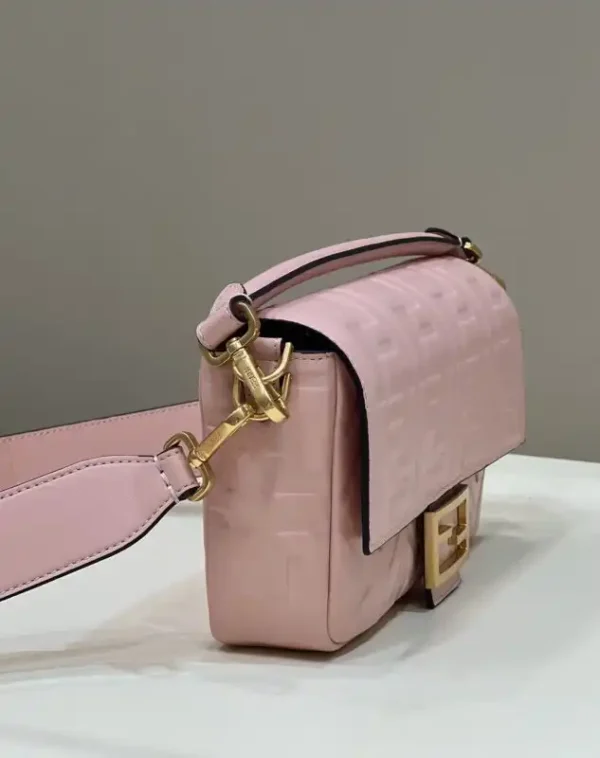 Fendi Baguette Pink - Image 4