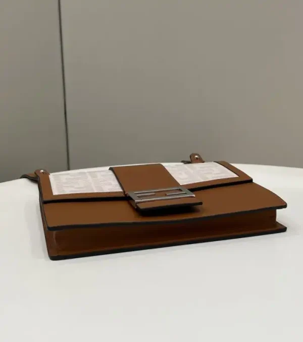 Fendi Baguette Pouch Brown - Image 4