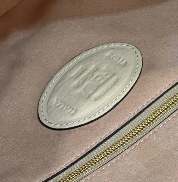 Fendi Baguette Pink Wool - Image 6