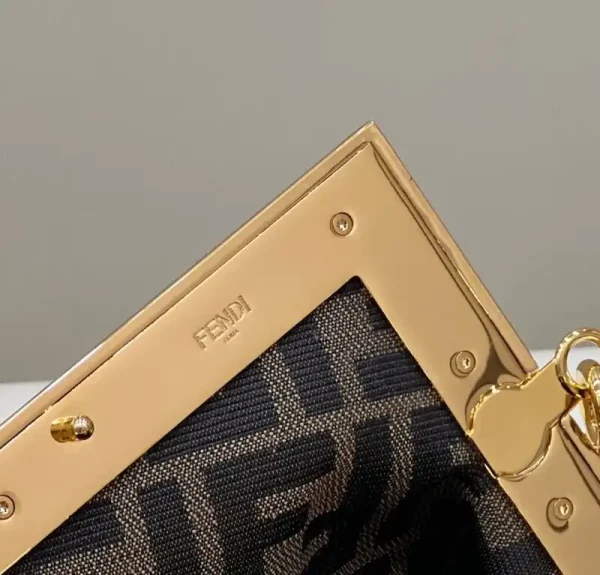 Fendi  First Pink - Image 7