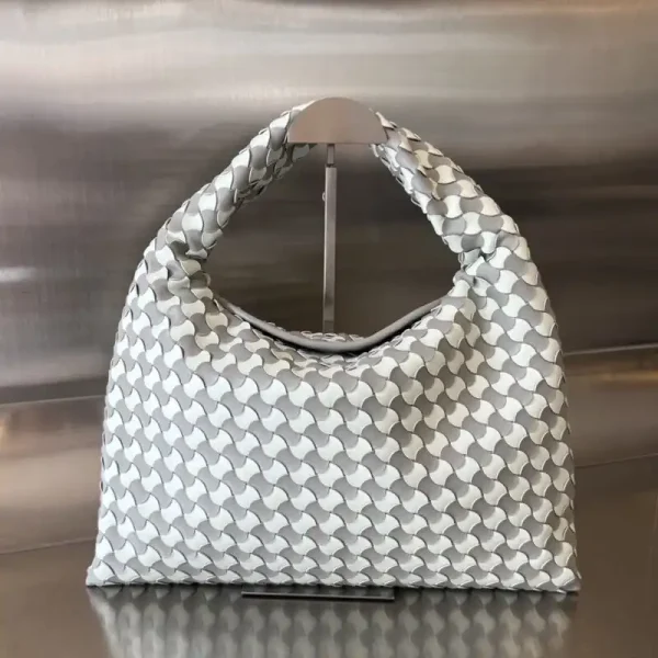 Bottega Veneta Hop Wave