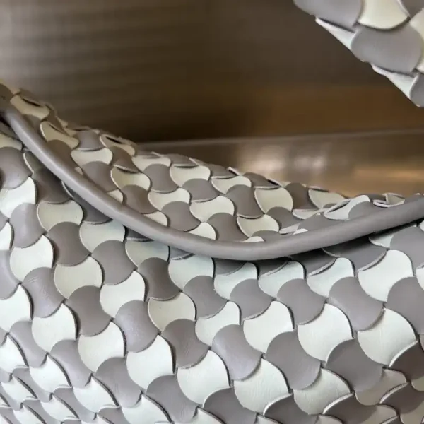 Bottega Veneta Hop Wave - Image 4