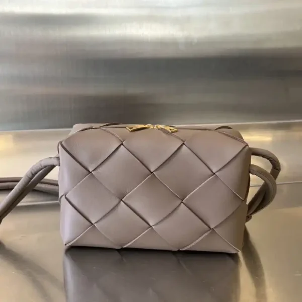 Bottega Veneta Cassette Camera Bag - Image 10