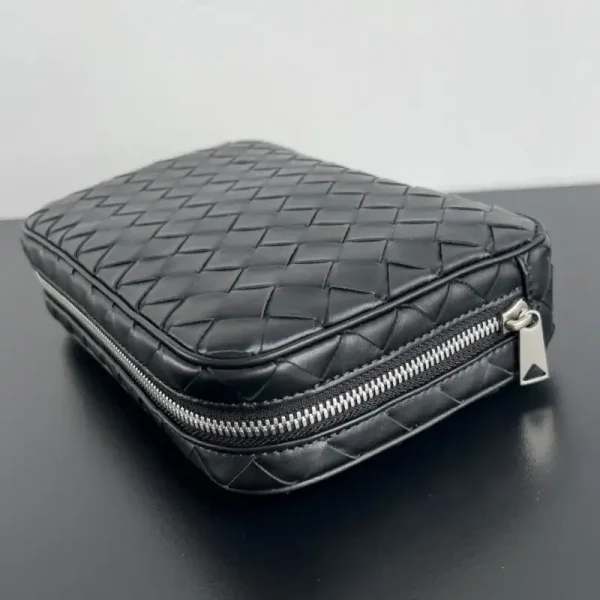 Bottega Veneta Clutch Large - Image 2