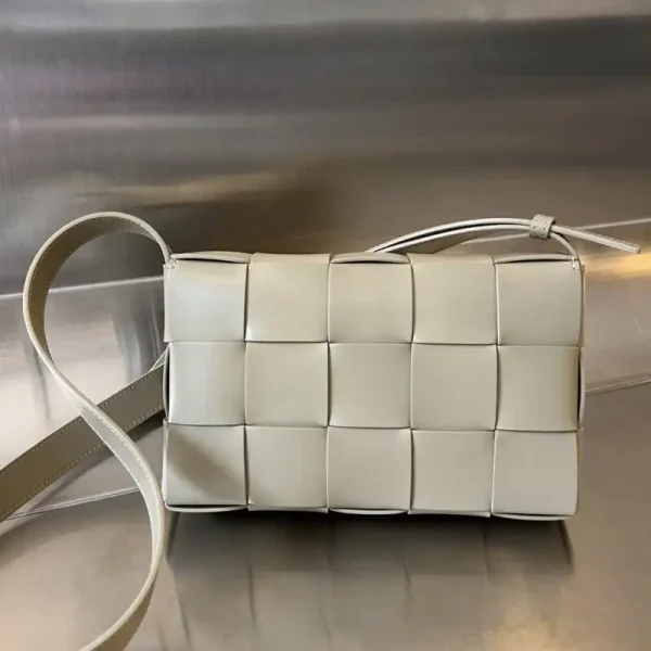 Bottega Veneta Cassette 2.0 Beige - Image 2