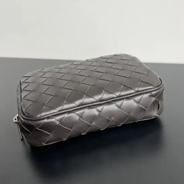 Bottega Veneta Small Clutch - Image 4