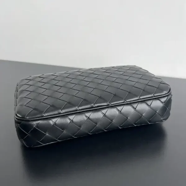 Bottega Veneta Clutch Large - Image 3
