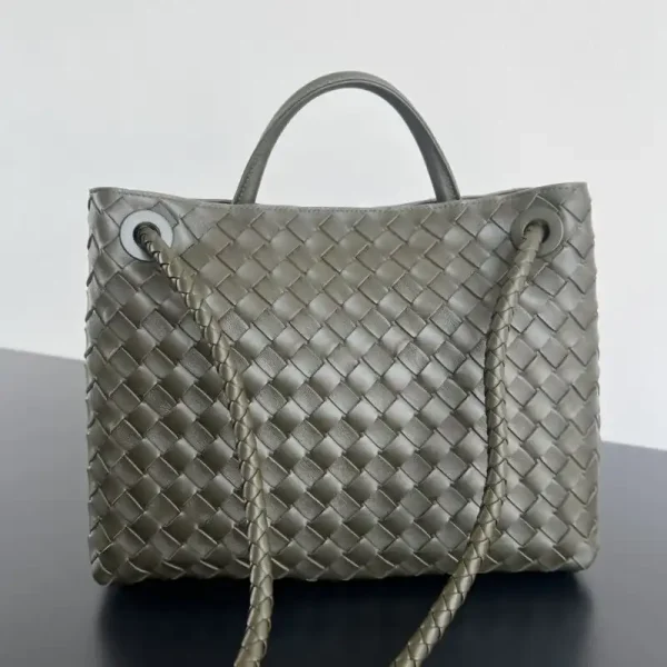 Bottega Veneta Andiamo Medium - Image 4