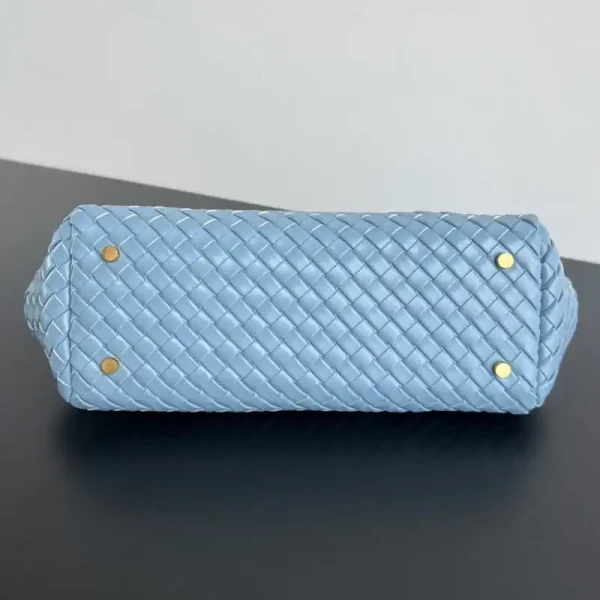 Bottega Veneta Shoulder Bag - Image 8