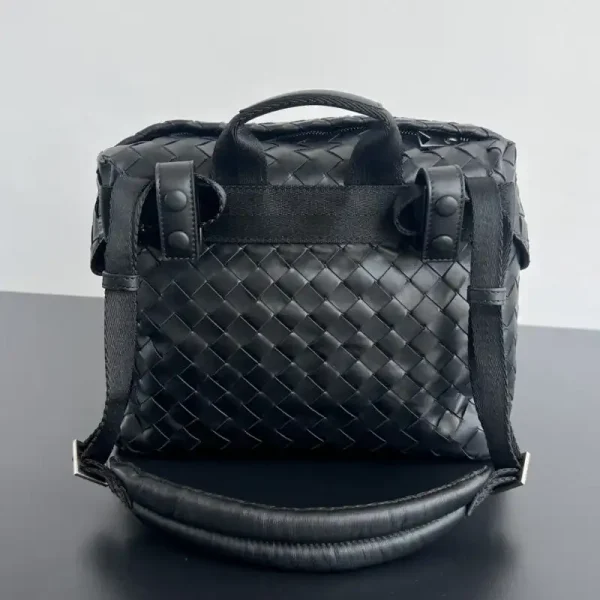 Bottega Veneta Messanger Bag - Image 4