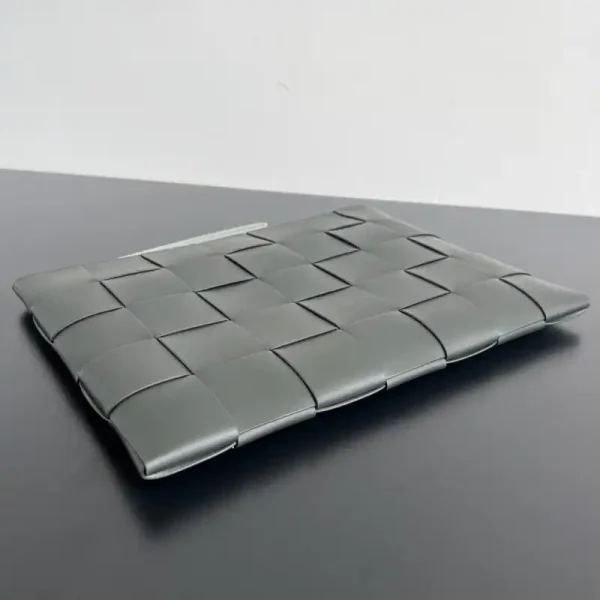 Bottega Veneta Clutch 2.0 - Image 2