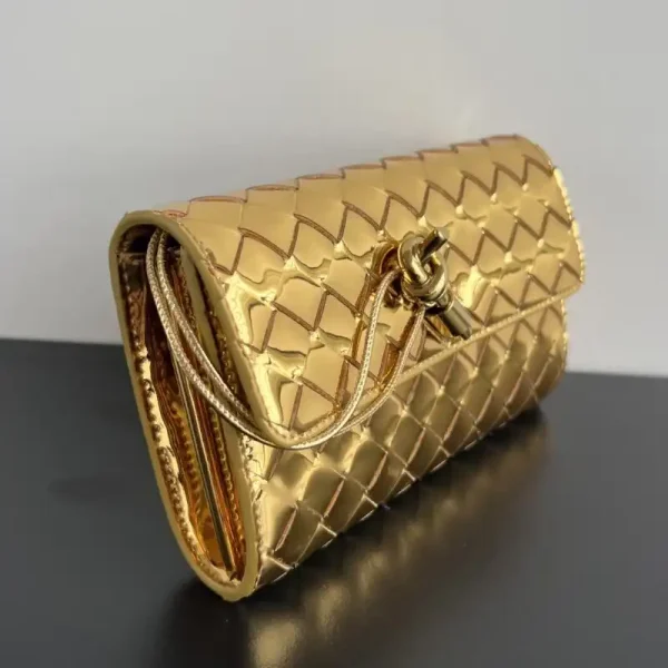 Bottega Veneta Andiamo Clutch Wallet - Image 4