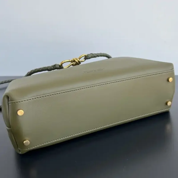 Bottega Veneta  Andiamo Full Leather - Image 5