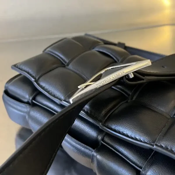 Bottega Veneta  Cassette 2022 - Image 6