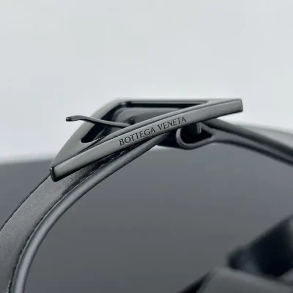Bottega Veneta Cassette 2.0 Black - Image 5