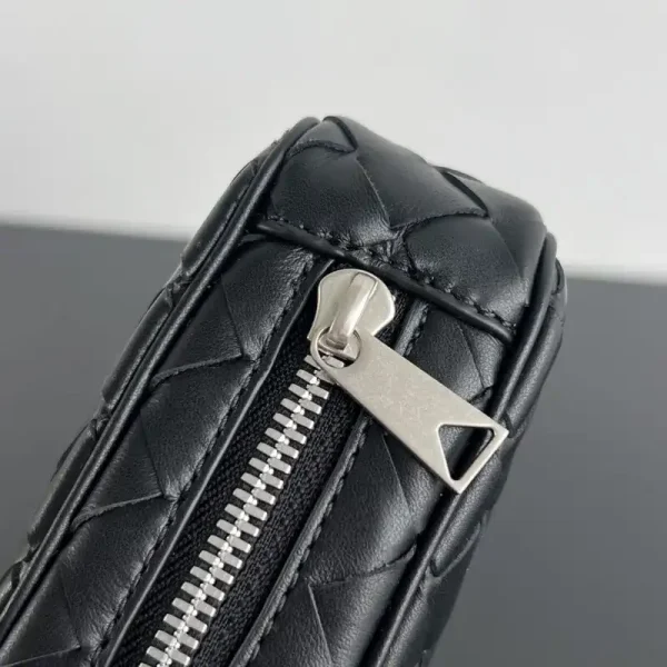 Bottega Veneta Clutch Large - Image 5