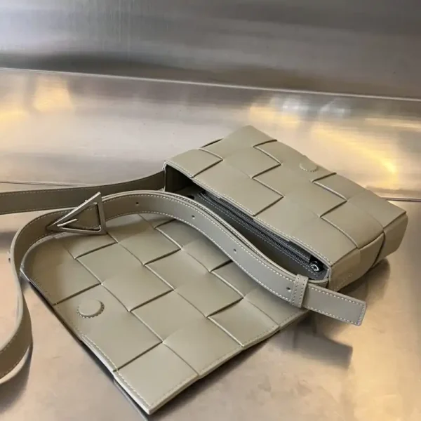 Bottega Veneta Cassette 2.0 Beige - Image 5