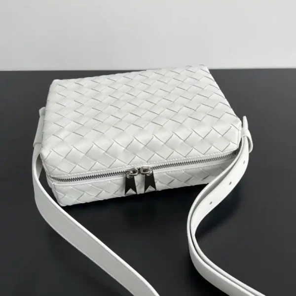 Bottega Veneta Loop Camera Bag - Image 6