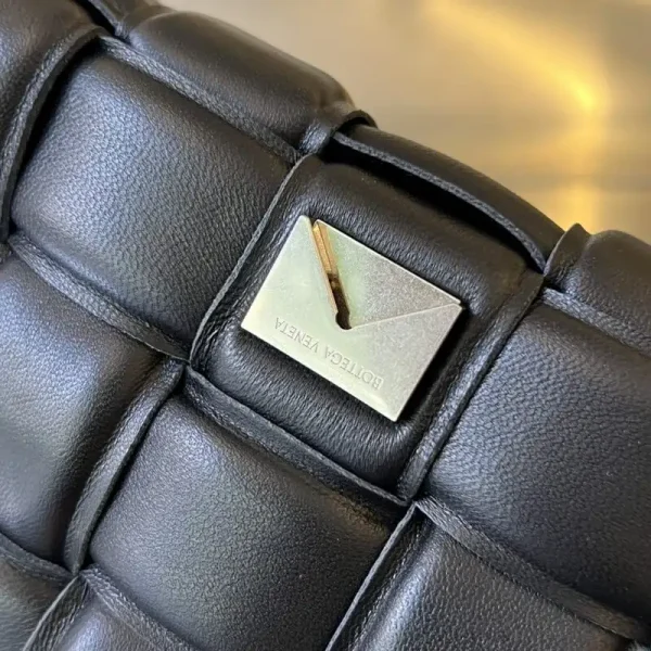 Bottega Veneta  Cassette 2022 - Image 7