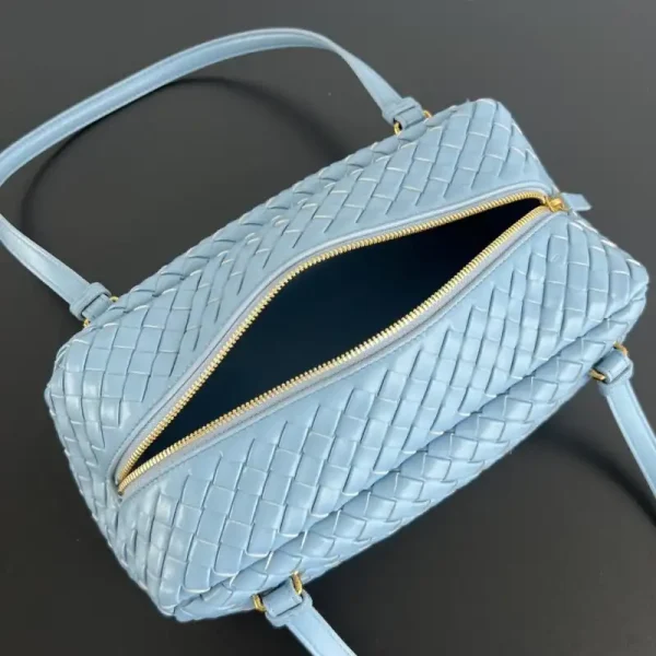 Bottega Veneta Shoulder Bag - Image 5