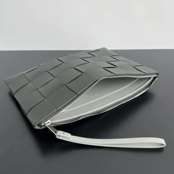 Bottega Veneta Clutch 2.0 - Image 5