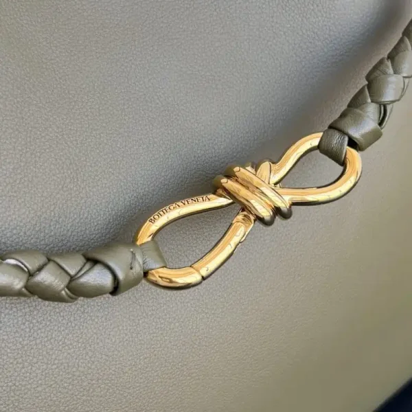 Bottega Veneta  Andiamo Full Leather - Image 7