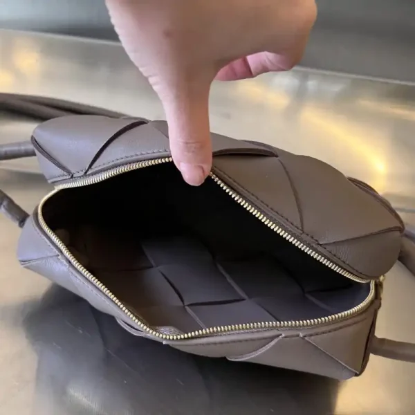 Bottega Veneta Cassette Camera Bag - Image 3
