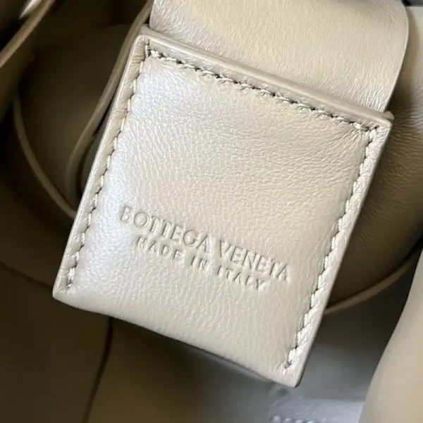 Bottega Veneta Cassette 2.0 Beige - Image 7