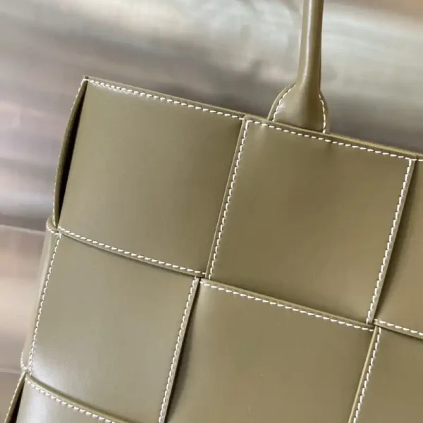 Bottega Veneta Arco Tote Milk Tea - Image 7