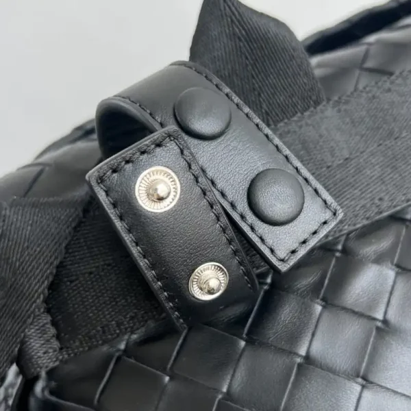 Bottega Veneta Messanger Bag - Image 7