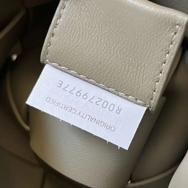 Bottega Veneta Cassette 2.0 Beige - Image 8