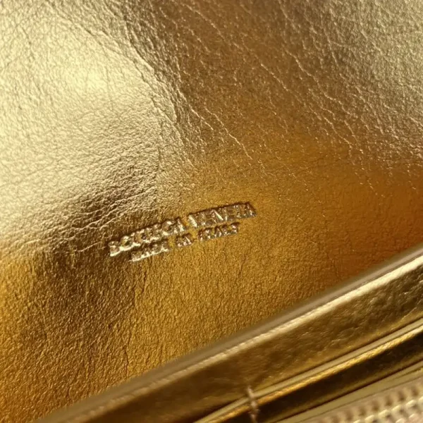 Bottega Veneta Andiamo Clutch Wallet - Image 8